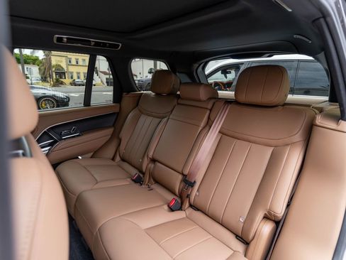 Used 2025 Land Rover Range Rover SE AWD/4WD image 28