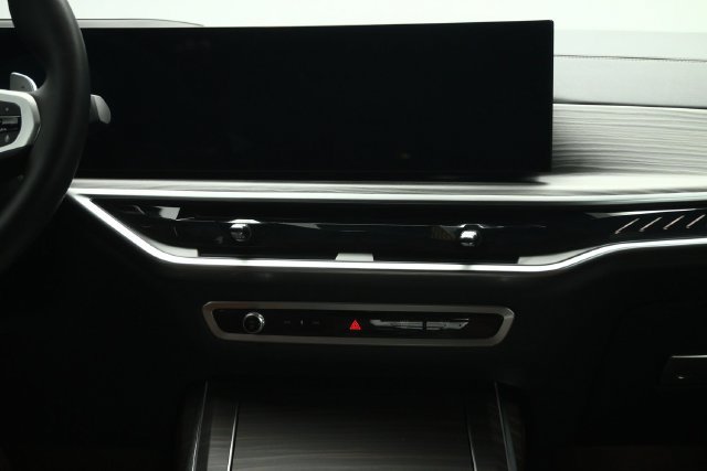 Used 2025 BMW X7 M60i w/ Executive Package AWD/4WD image 38