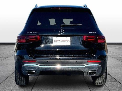 Certified 2025 Mercedes-Benz GLB 250 4MATIC image 8