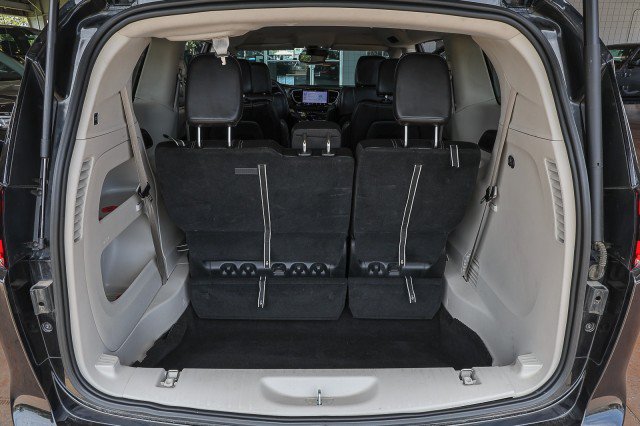 Used 2023 Chrysler Pacifica Touring-L FWD image 30
