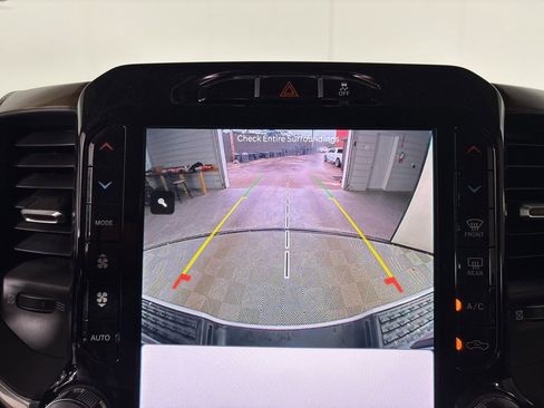 Used 2024 RAM 2500 Laramie image 16