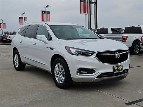 Used 2018 Buick Enclave Essence w/ Trailering Package image 3