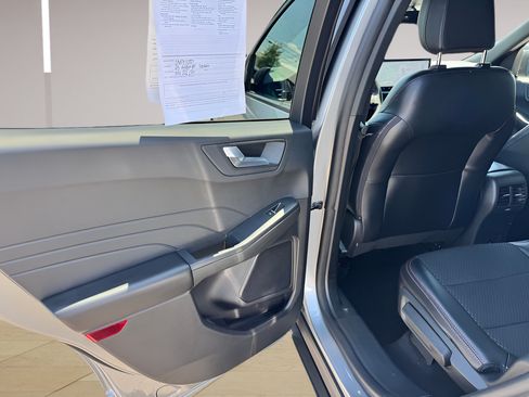 Used 2024 Ford Escape ST-Line w/ Tech Pack #1 FWD image 12
