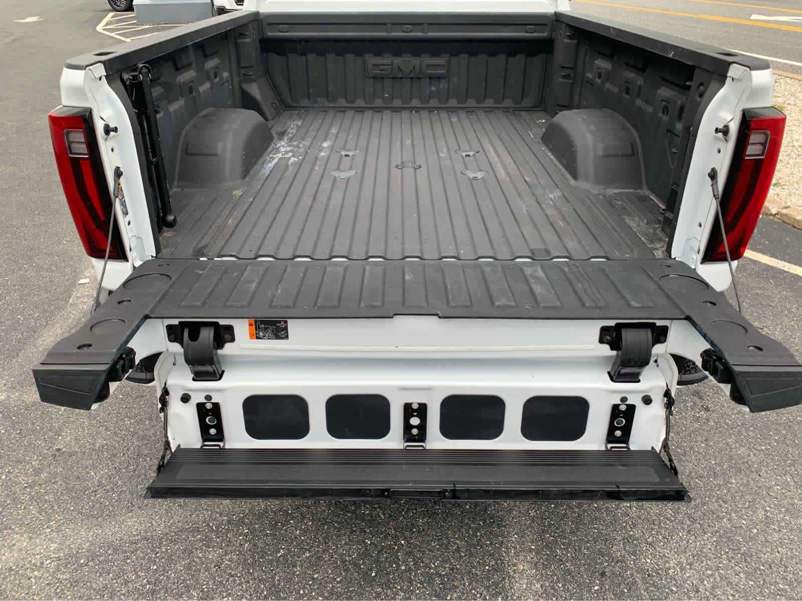 Used 2025 GMC Sierra 2500 Denali AWD/4WD image 6