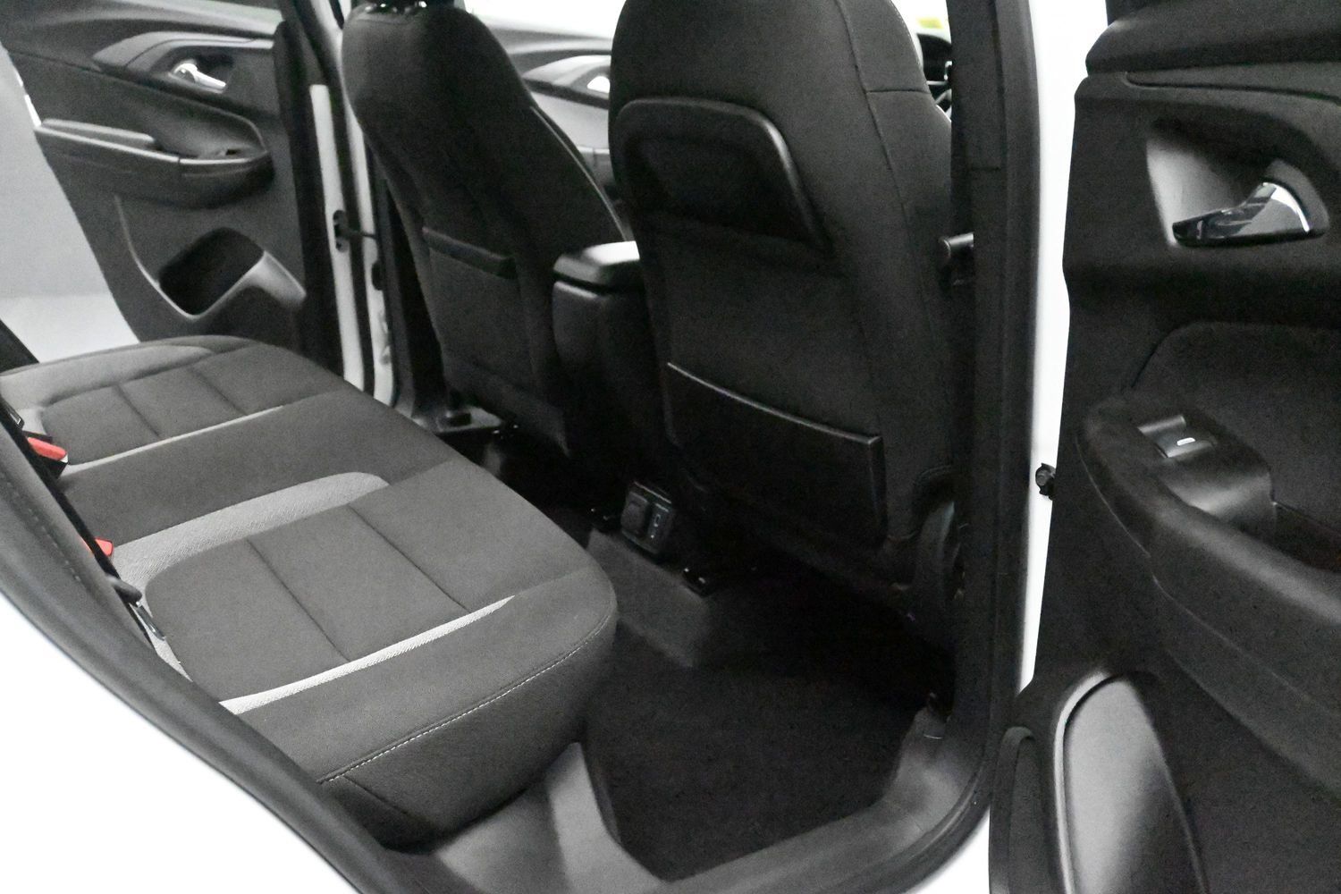 Used 2023 Chevrolet TrailBlazer LT w/ Convenience Package FWD image 24