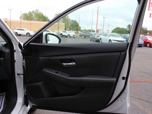 Used 2025 Nissan Sentra SV FWD image 10