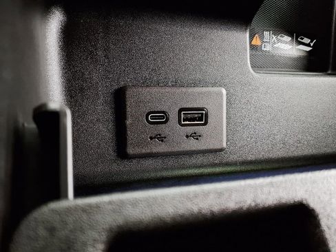 Used 2023 Chevrolet Silverado 1500 LT image 25