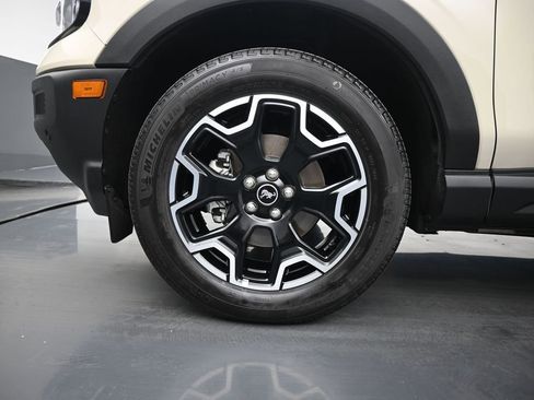 Used 2025 Ford Bronco Sport Outer Banks w/ Outer Banks Tech Package+ AWD/4WD image 25
