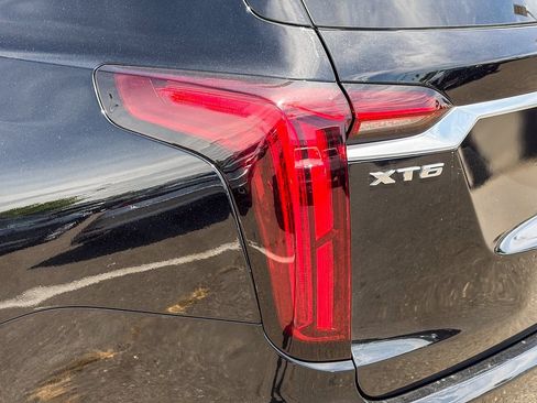 Certified 2023 Cadillac XT6 Luxury FWD image 3