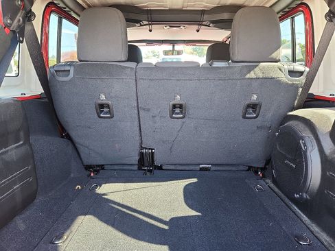 Used 2023 Jeep Wrangler Unlimited Sahara w/ Dual Top Group image 29