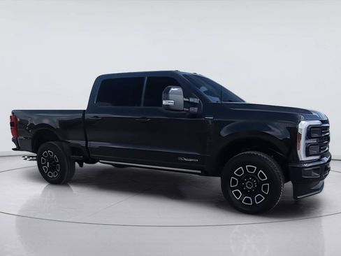 Used 2025 Ford F250 Platinum w/ FX4 Off-Road Package AWD/4WD image 2