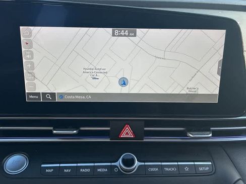 Used 2023 Hyundai Elantra Limited image 9