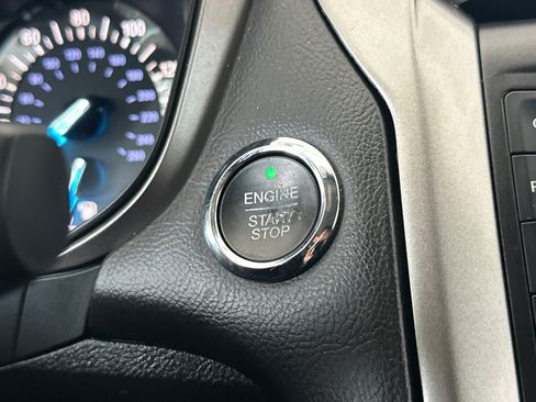 Used 2017 Ford Fusion SE FWD image 21