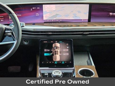 Certified 2025 Cadillac Escalade Sport Platinum AWD/4WD image 17