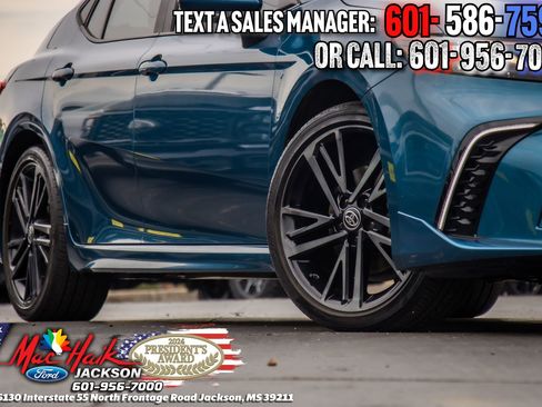 Used 2025 Toyota Camry XSE FWD image 2