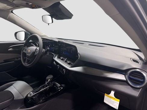 New 2026 Chevrolet Trax LT image 30