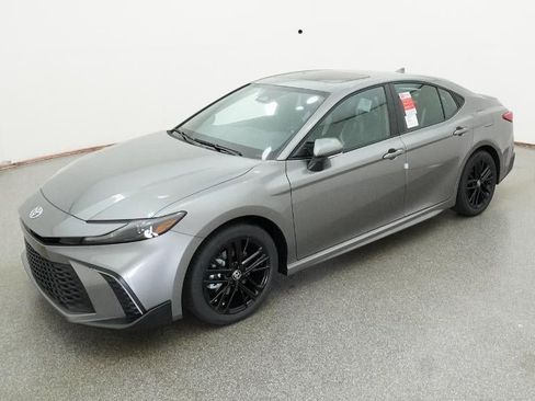 New 2026 Toyota Camry SE image 2