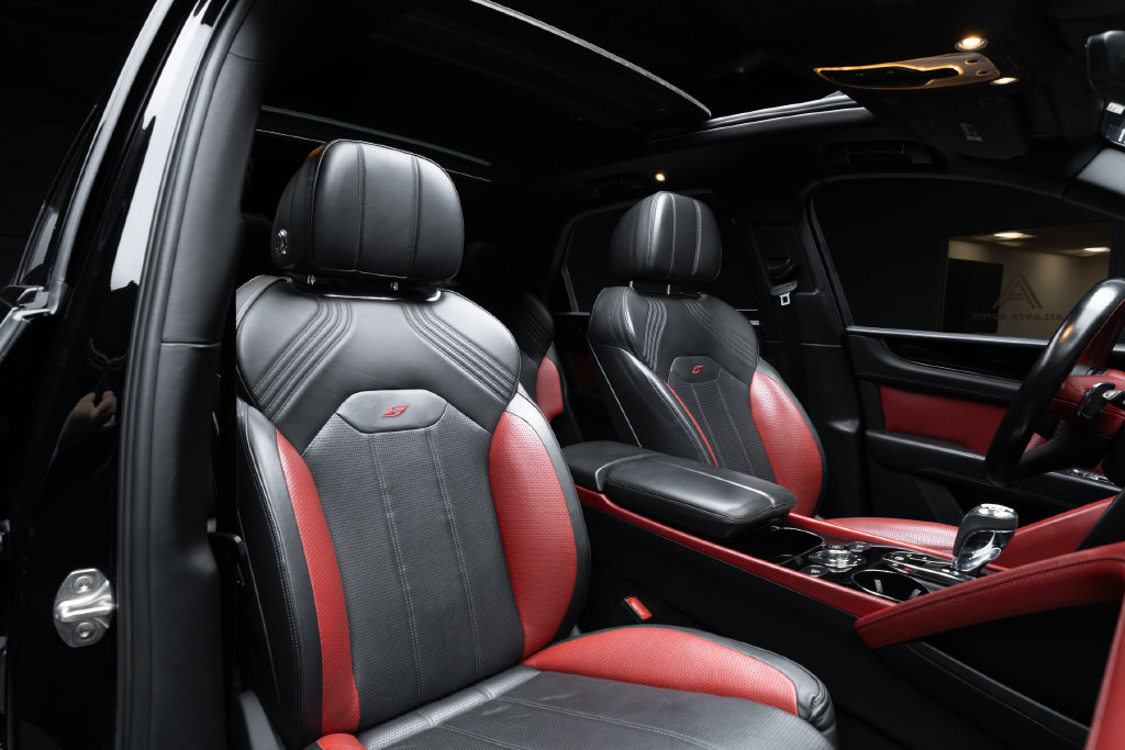 Used 2022 Bentley Bentayga AWD/4WD image 39