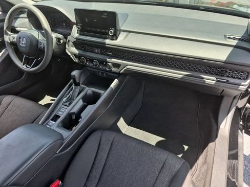 Used 2025 Honda Accord LX image 31