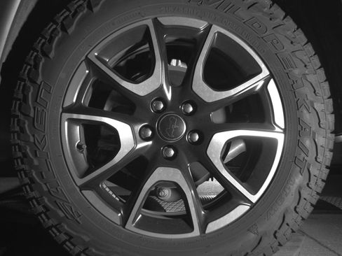 Used 2025 Jeep Compass Trailhawk AWD/4WD image 14