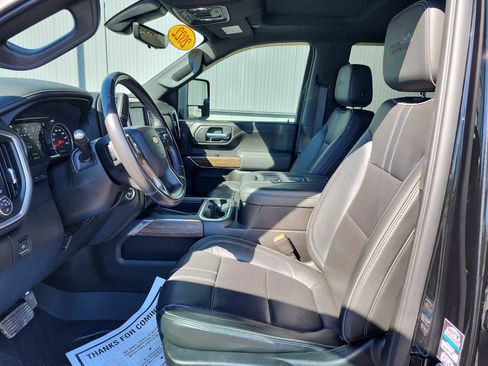 Used 2022 Chevrolet Silverado 2500 High Country w/ Z71 Off-Road Package image 11