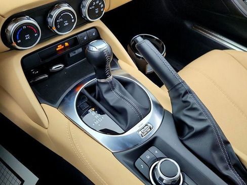 Used 2025 MAZDA MX-5 Miata Grand Touring image 17