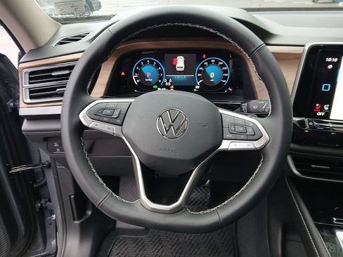 New 2026 Volkswagen Atlas SE FWD image 14