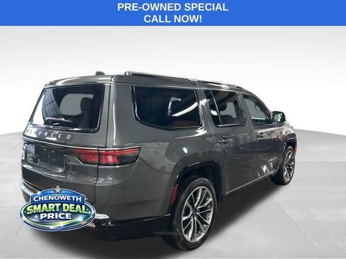 Used 2022 Jeep Wagoneer Series III w/ Premium Group I AWD/4WD image 5