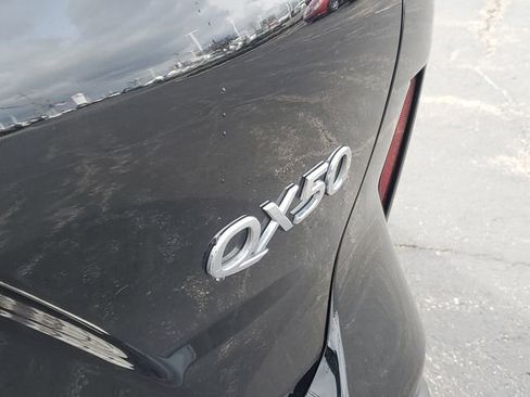 Used 2019 INFINITI QX50 Essential w/ Sensory Package image 12