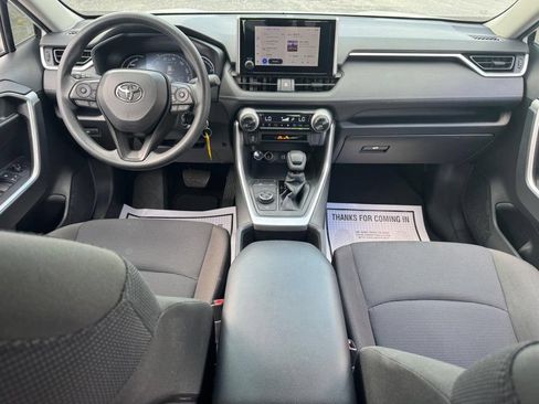 Used 2025 Toyota RAV4 LE AWD/4WD image 14