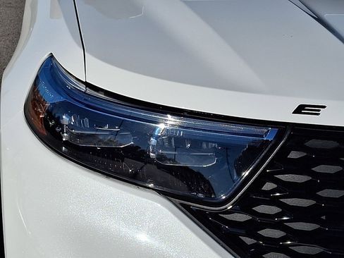 Used 2023 Ford Explorer ST w/ Equipment Group 401A image 9