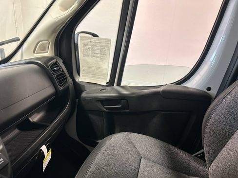 Used 2024 RAM ProMaster 2500 w/ Convenience Group FWD image 23