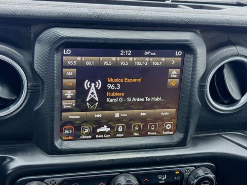 Used 2020 Jeep Gladiator Overland AWD/4WD image 11