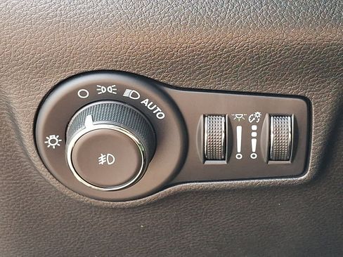Used 2023 Jeep Compass Limited AWD/4WD image 24