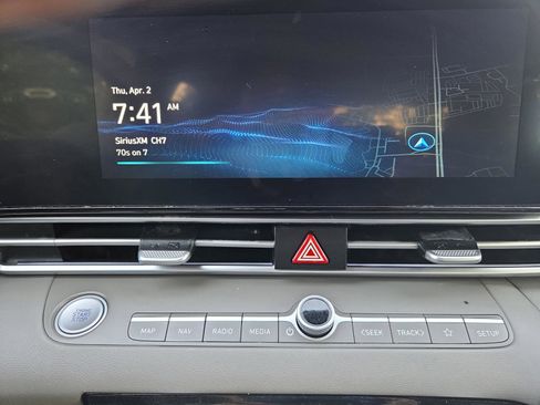 Used 2025 Hyundai Elantra SEL FWD image 18