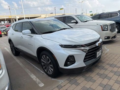 Used 2022 Chevrolet Blazer Premier w/ Enhanced Convenience Package FWD image 2