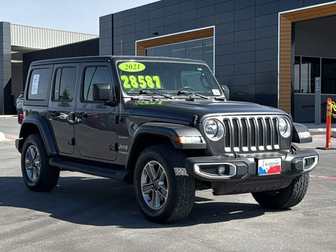 Used 2021 Jeep Wrangler Unlimited Sahara AWD/4WD image 3