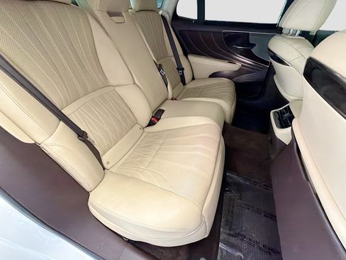 Used 2018 Lexus LS 500 w/ Luxury Package RWD image 14