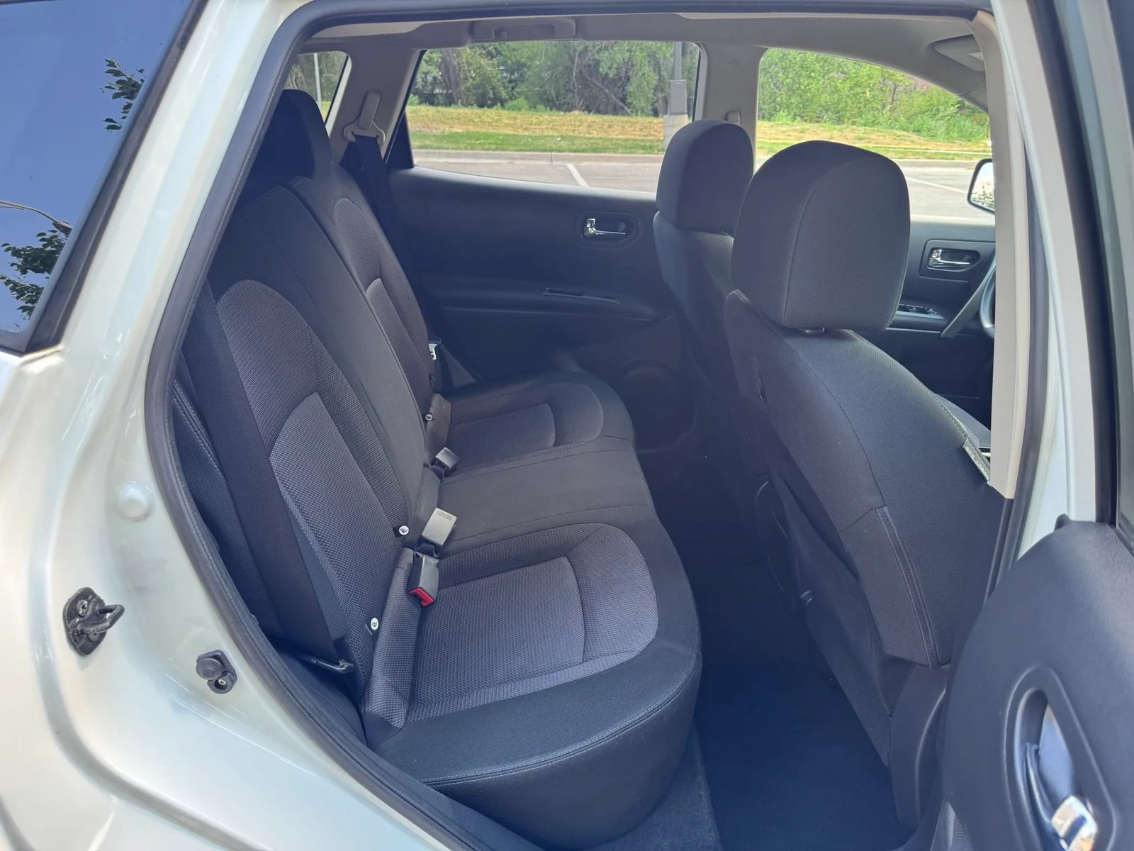 Used 2011 Nissan Rogue SV AWD/4WD image 15