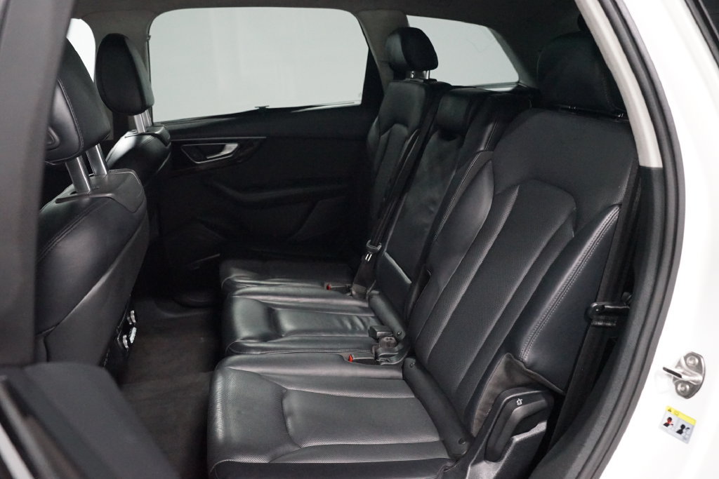 Used 2019 Audi Q7 3.0T Prestige w/ Prestige Package AWD/4WD image 29