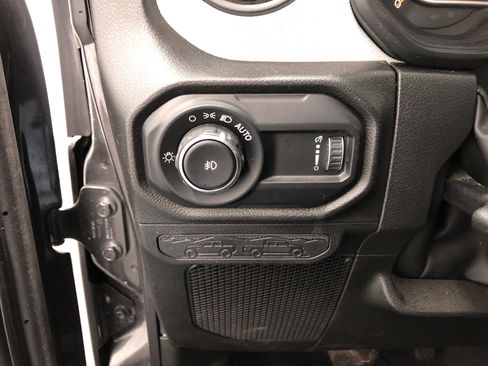 Certified 2025 Jeep Wrangler Sport S image 18