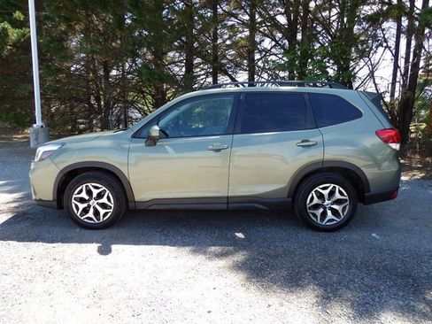 Used 2019 Subaru Forester Premium w/ All-Weather Package AWD/4WD image 2
