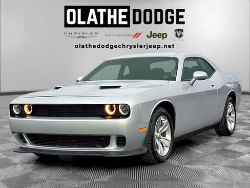 Certified 2021 Dodge Challenger SXT image 1