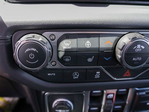 New 2026 Jeep Wrangler Unlimited Sahara AWD/4WD image 20