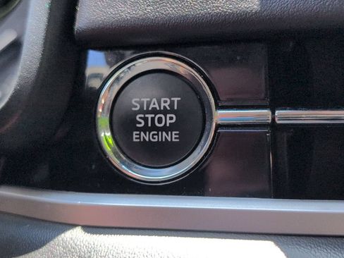 Used 2024 Mitsubishi Outlander SE FWD image 25