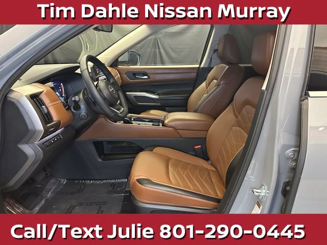 Used 2024 Nissan Pathfinder Platinum w/ Cargo Package AWD/4WD image 21