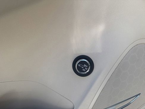 Used 2023 Buick Envision Avenir AWD/4WD image 29