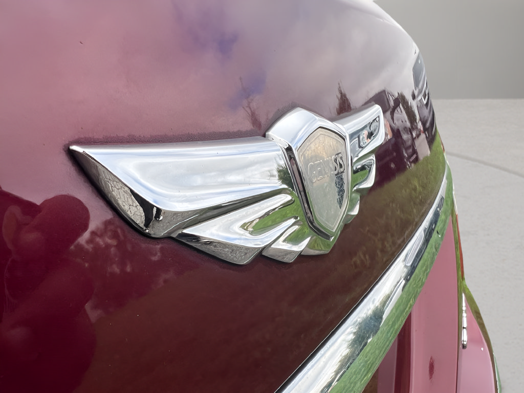Used 2013 Hyundai Genesis 3.8 w/ Premium Pkg RWD image 12