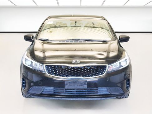 Used 2017 Kia Forte LX image 2