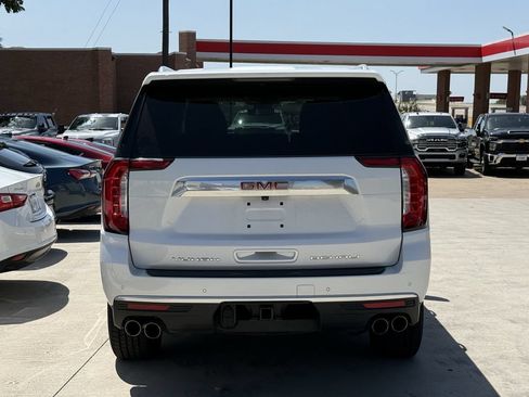 Used 2024 GMC Yukon XL Denali AWD/4WD image 5